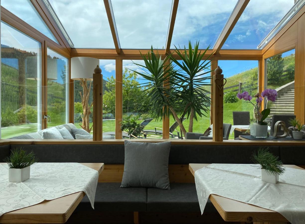 Garni Sunela B&B Selva di Val Gardena Esterno foto