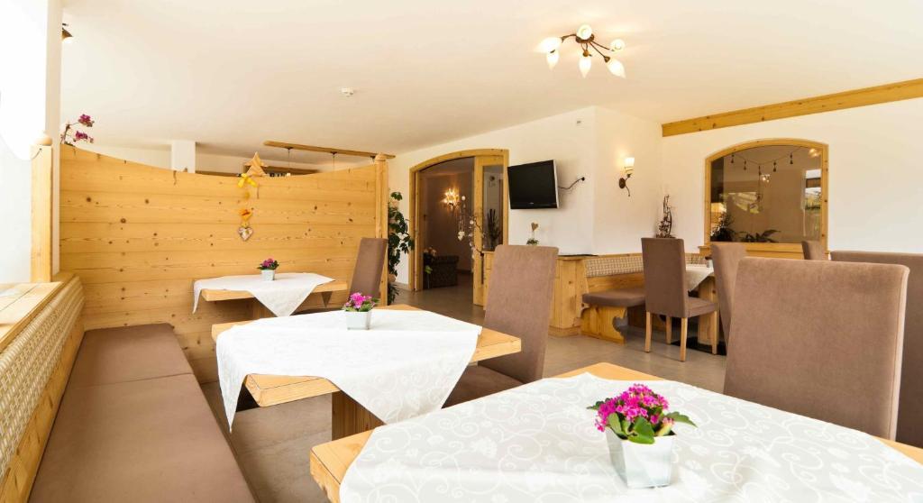 Garni Sunela B&B Selva di Val Gardena Esterno foto