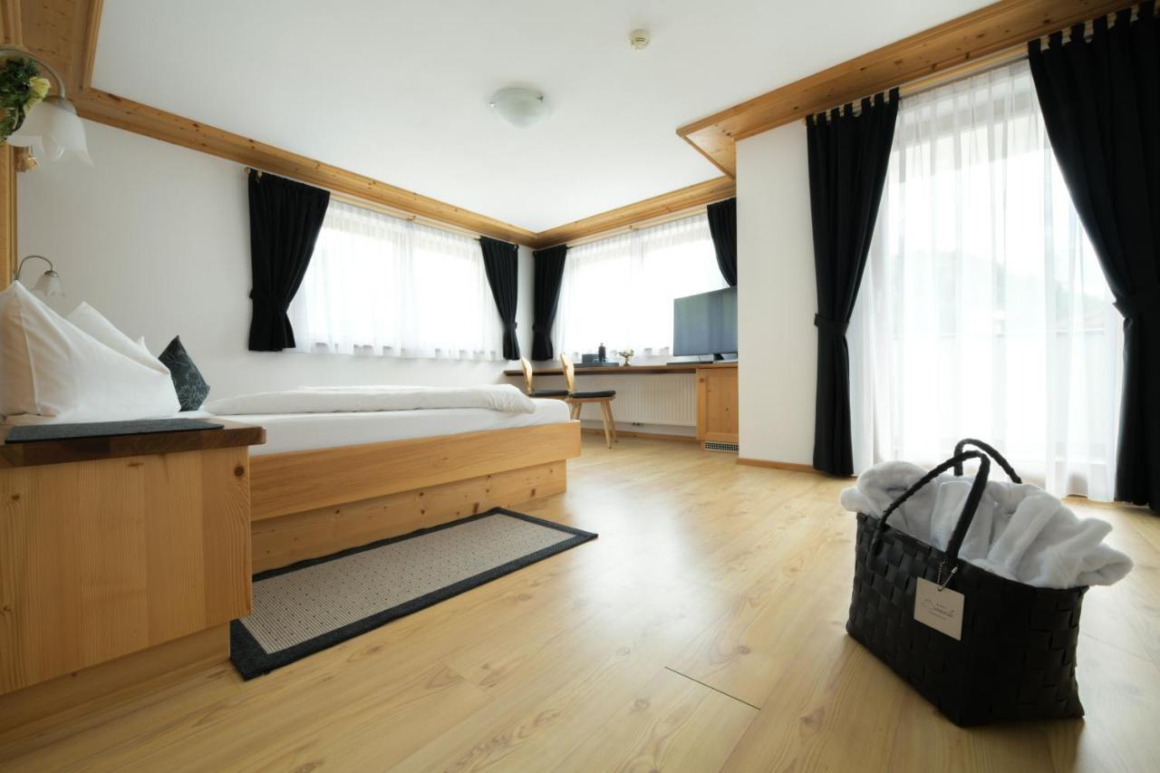 Garni Sunela B&B Selva di Val Gardena Esterno foto